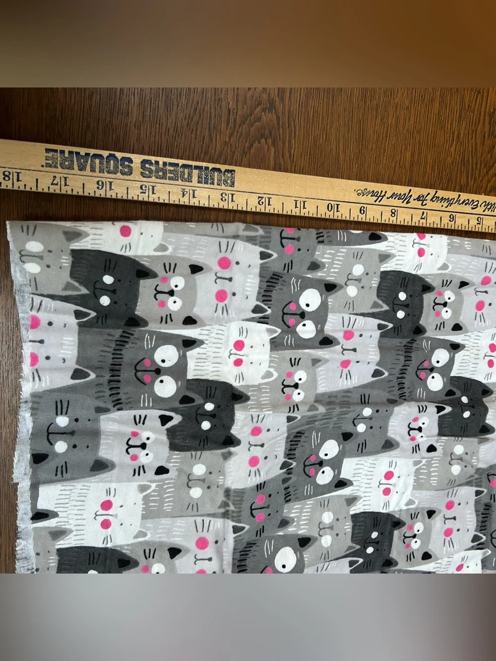 Fabric Gray/White Cat Pattern flannel Remnant 40” wide long/18”to 16.5”, s0 cute